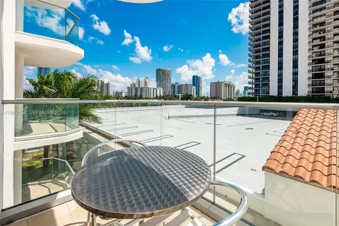 19707 E Turnberry Way Aventura FL 33180