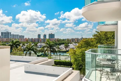 19707 E Turnberry Way Aventura FL 33180