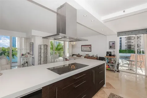 19707 E Turnberry Way Aventura FL 33180