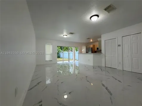 689 NW 6th Street Florida City FL 33034