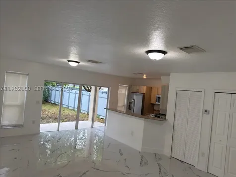 689 NW 6th Street Florida City FL 33034