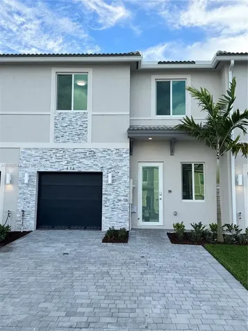 656 SE 14th Court Homestead FL 33034