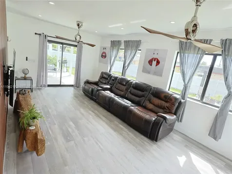 9460 Martinique Drive Cutler Bay FL 33189