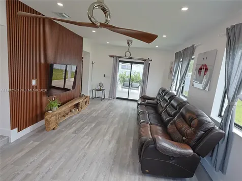 9460 Martinique Drive Cutler Bay FL 33189