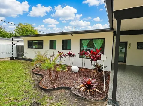 9460 Martinique Drive Cutler Bay FL 33189