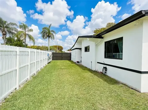 9460 Martinique Drive Cutler Bay FL 33189