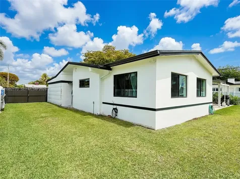 9460 Martinique Drive Cutler Bay FL 33189
