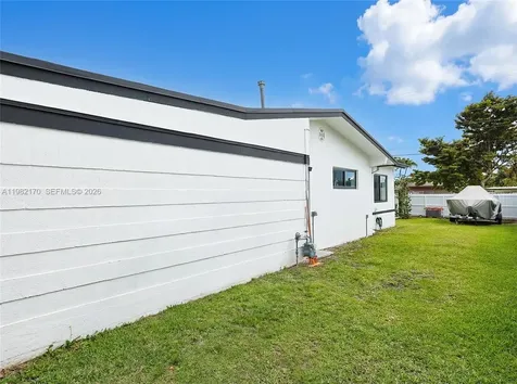 9460 Martinique Drive Cutler Bay FL 33189