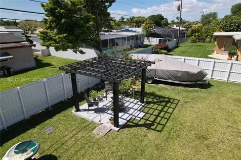 9460 Martinique Drive Cutler Bay FL 33189