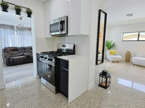 9460 Martinique Drive Cutler Bay FL 33189