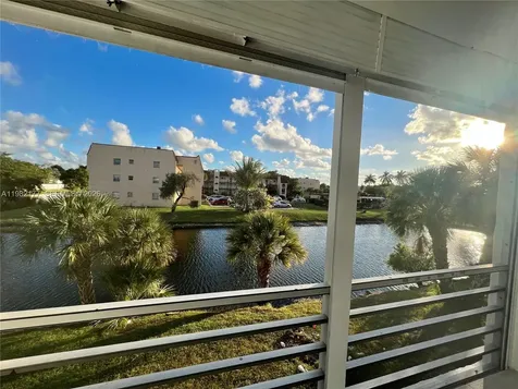 8595 Sunrise Lakes Boulevard Sunrise FL 33322