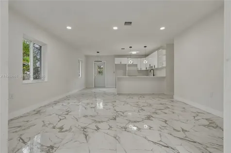 513 NW 99th Street Miami FL 33150