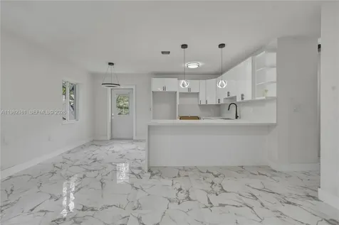 513 NW 99th Street Miami FL 33150
