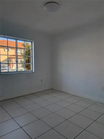 2485 W 76th Street Hialeah FL 33016