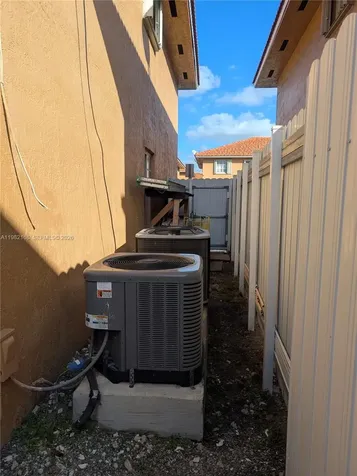 2485 W 76th Street Hialeah FL 33016