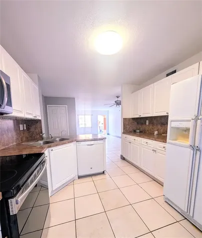 2485 W 76th Street Hialeah FL 33016