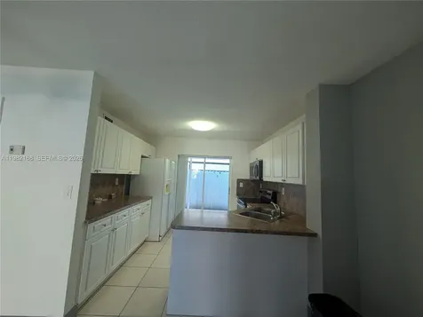 2485 W 76th Street Hialeah FL 33016