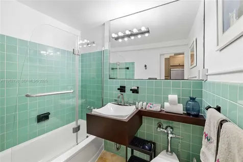 255 W 24th Street Miami Beach FL 33140