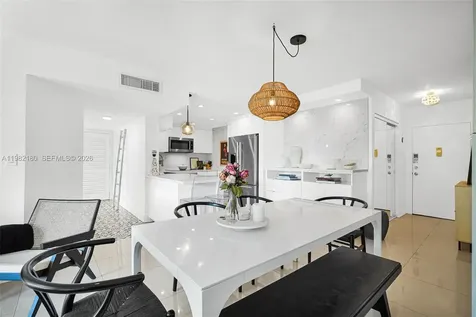 1605 Bay Road Miami Beach FL 33139