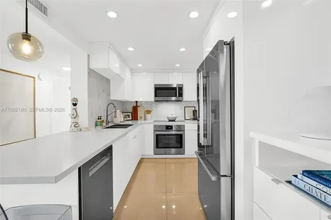 1605 Bay Road Miami Beach FL 33139