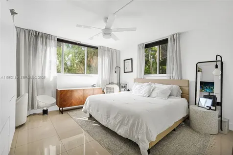 1605 Bay Road Miami Beach FL 33139