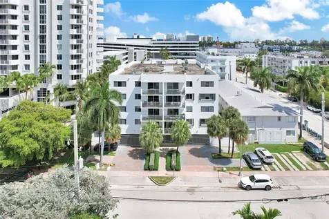1605 Bay Road Miami Beach FL 33139
