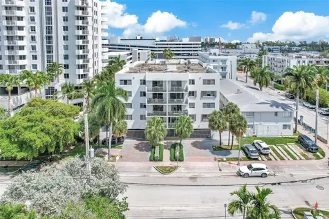 1605 Bay Road Miami Beach FL 33139