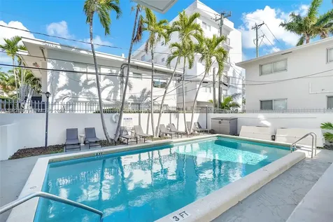 1605 Bay Road Miami Beach FL 33139