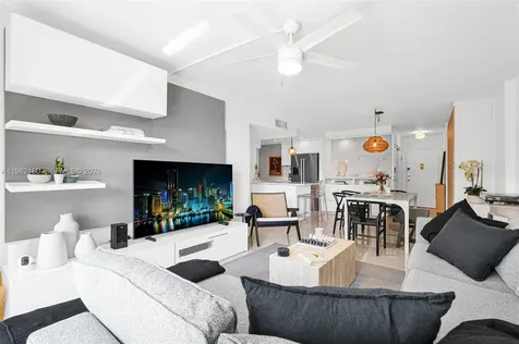 1605 Bay Road Miami Beach FL 33139