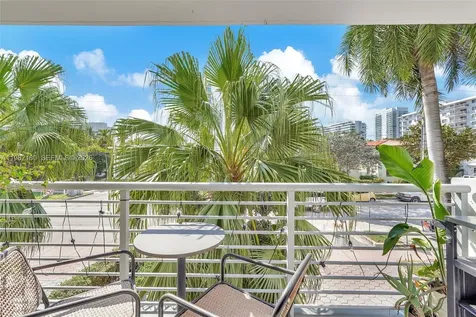 1605 Bay Road Miami Beach FL 33139