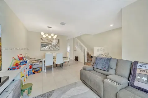 11295 W 34th Way Hialeah Gardens FL 33018