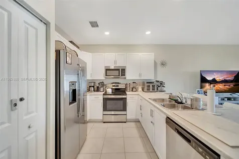 11295 W 34th Way Hialeah Gardens FL 33018