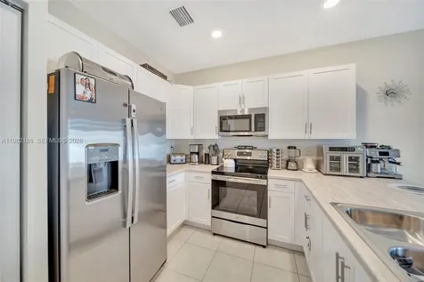 11295 W 34th Way Hialeah Gardens FL 33018