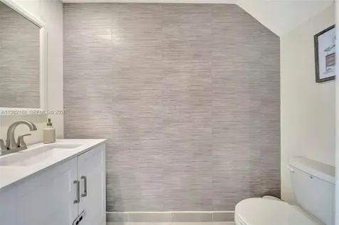 11295 W 34th Way Hialeah Gardens FL 33018