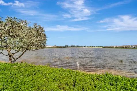 11295 W 34th Way Hialeah Gardens FL 33018