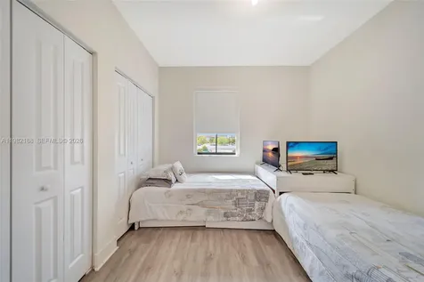 11295 W 34th Way Hialeah Gardens FL 33018