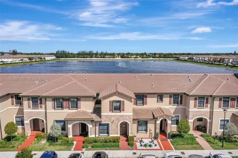 11295 W 34th Way Hialeah Gardens FL 33018