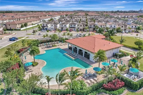 11295 W 34th Way Hialeah Gardens FL 33018