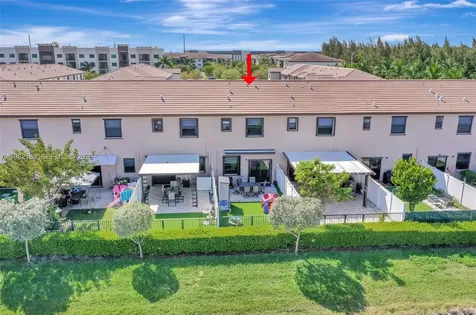 11295 W 34th Way Hialeah Gardens FL 33018