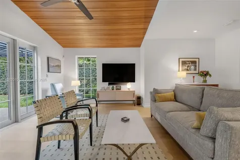 1729 Lenox Avenue Miami Beach FL 33139