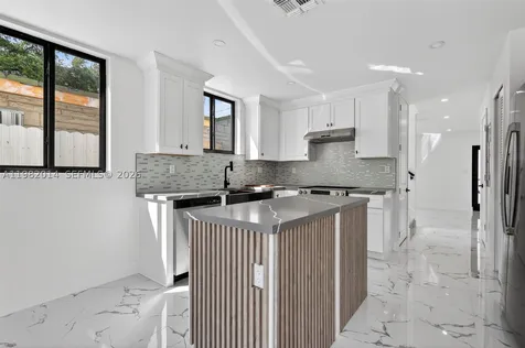 4311 NW 32nd Avenue Miami FL 33142