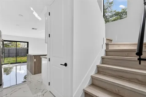 4311 NW 32nd Avenue Miami FL 33142