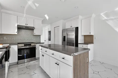 4311 NW 32nd Avenue Miami FL 33142