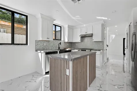 4311 NW 32nd Avenue Miami FL 33142