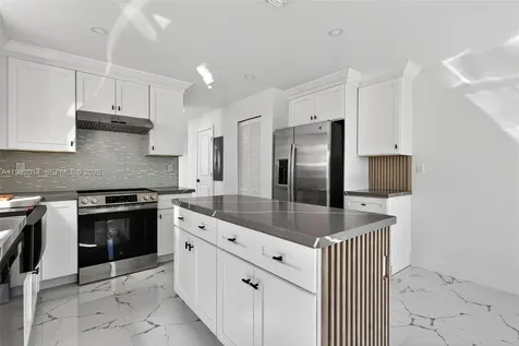 4311 NW 32nd Avenue Miami FL 33142