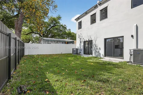 4311 NW 32nd Avenue Miami FL 33142