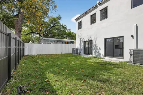 4311 NW 32nd Avenue Miami FL 33142