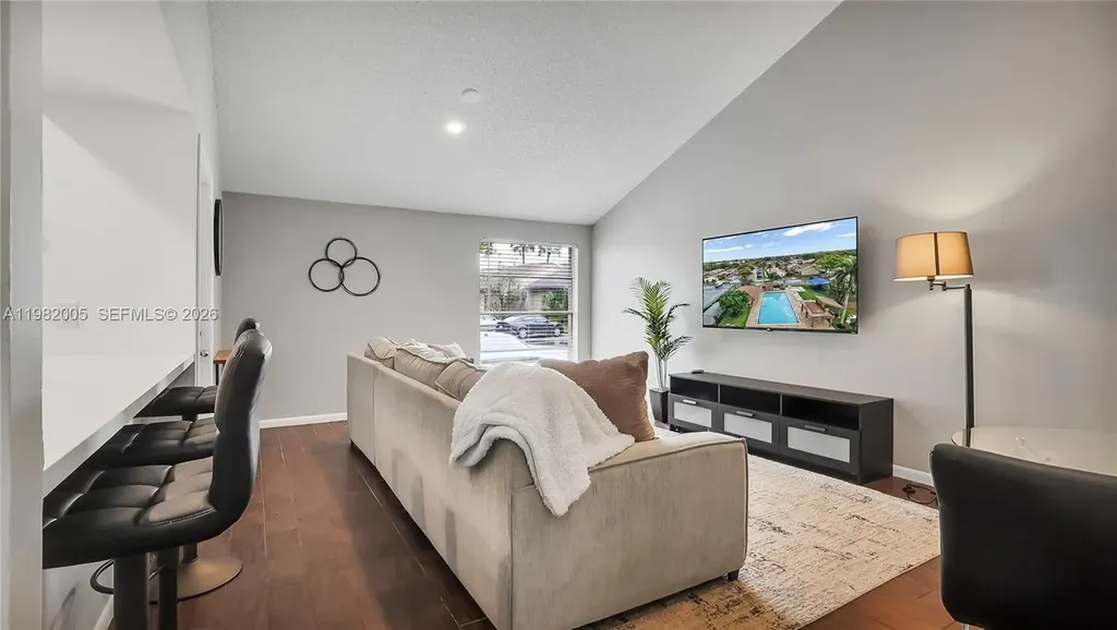 2056 SW 81st Way Davie FL 33324