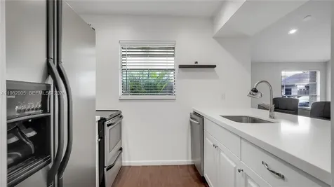 2056 SW 81st Way Davie FL 33324