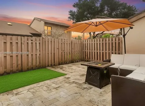 2056 SW 81st Way Davie FL 33324